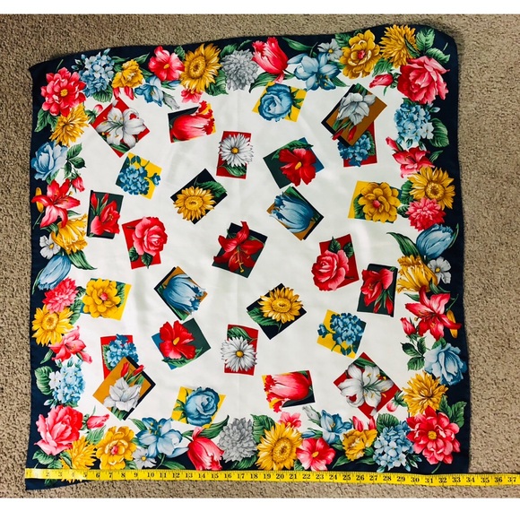 Museum of Fine Arts Boston 100%Pure Silk Scarf Floral 34” x 34” Lily Hortencia - Picture 5 of 14